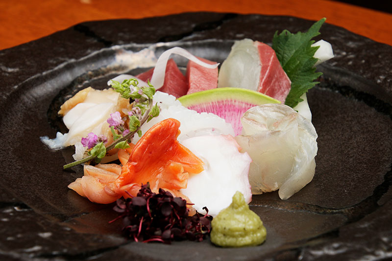 食材を活かした料理造りにこだわっております。
